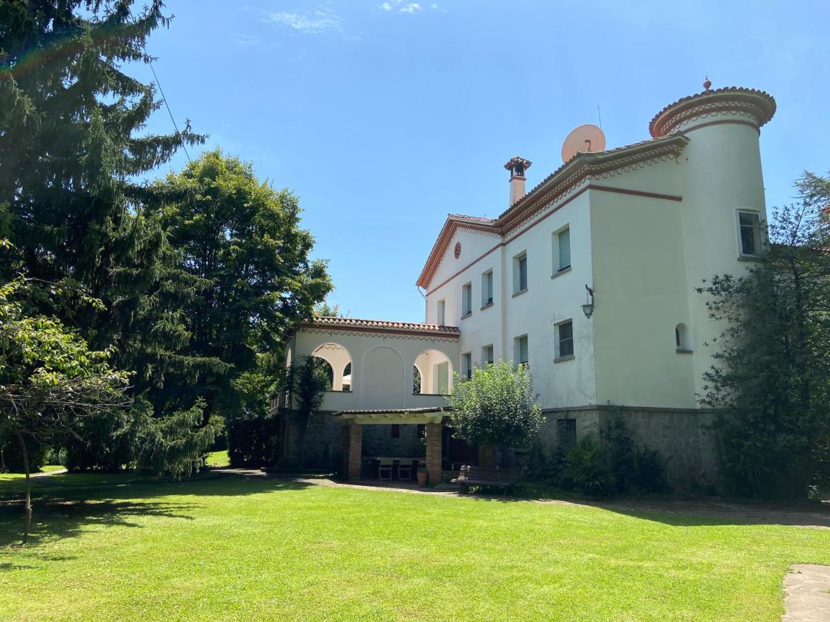 Espectacular Casa Chateau En El Centro De Olot Luaran gambar