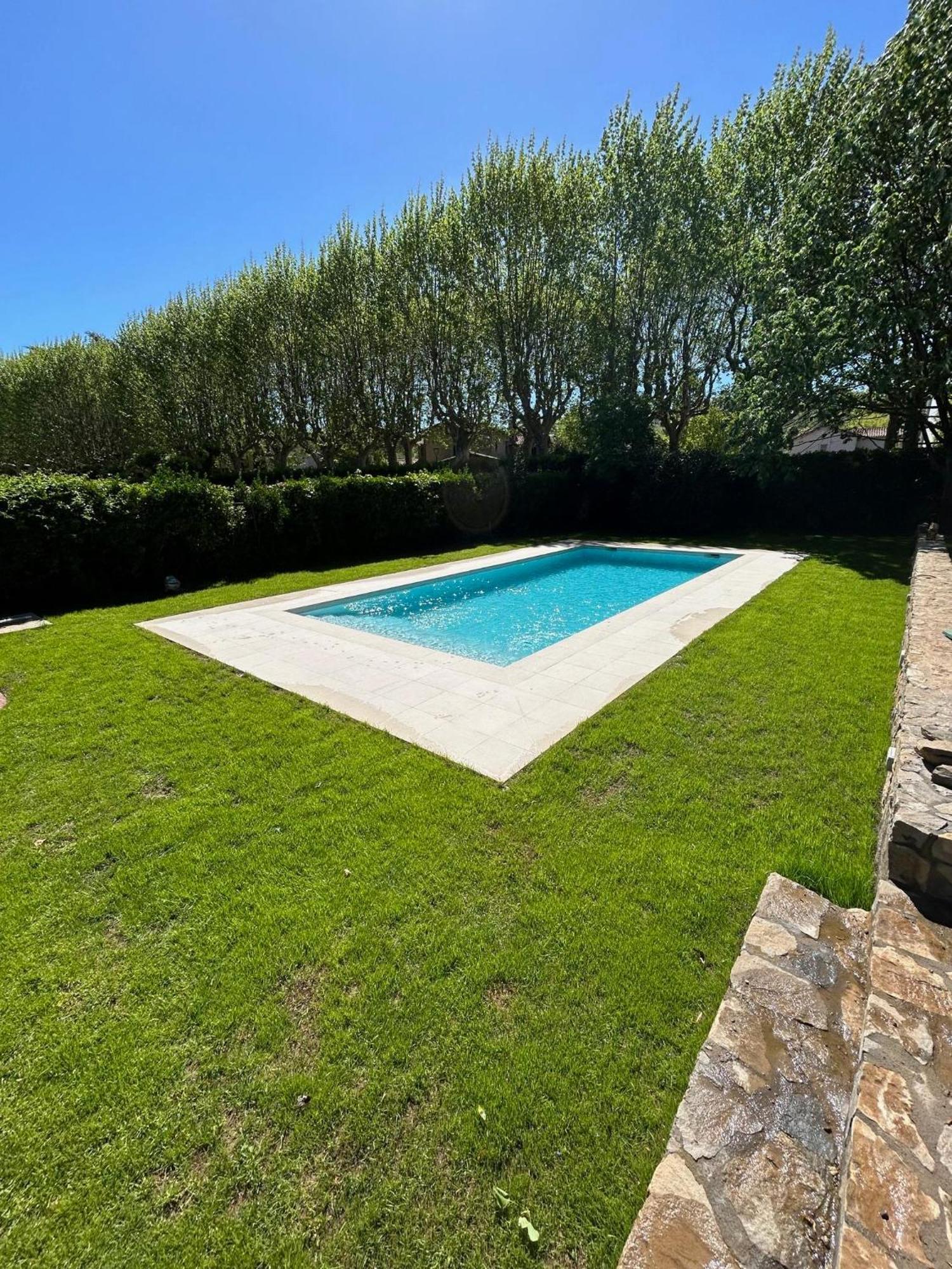 Espectacular Casa Chateau En El Centro De Olot Luaran gambar