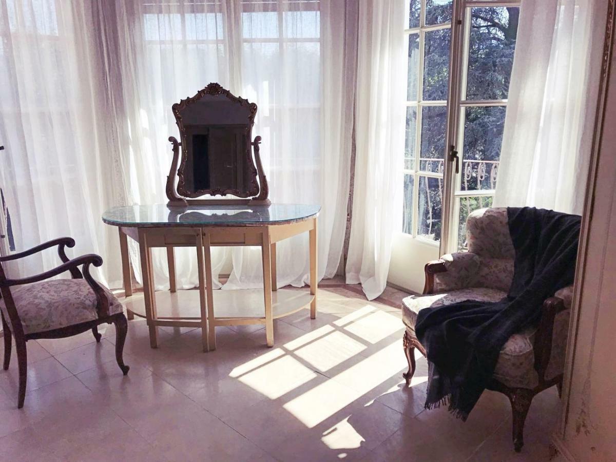 Espectacular Casa Chateau En El Centro De Olot Luaran gambar